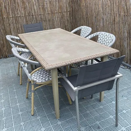 Neu Renovierte Grosse In Der Stadt *
